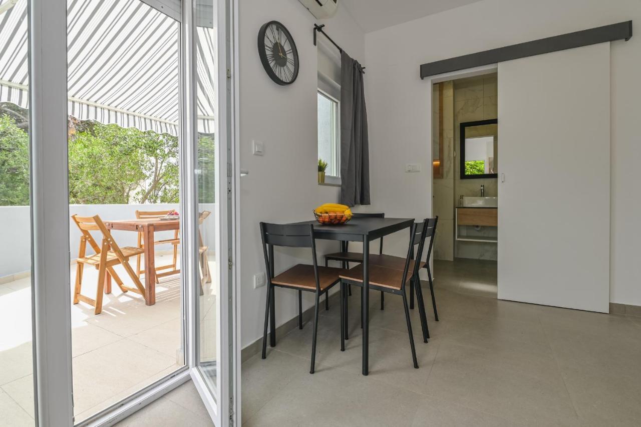 Double L House Apartman Novalja Szoba fotó