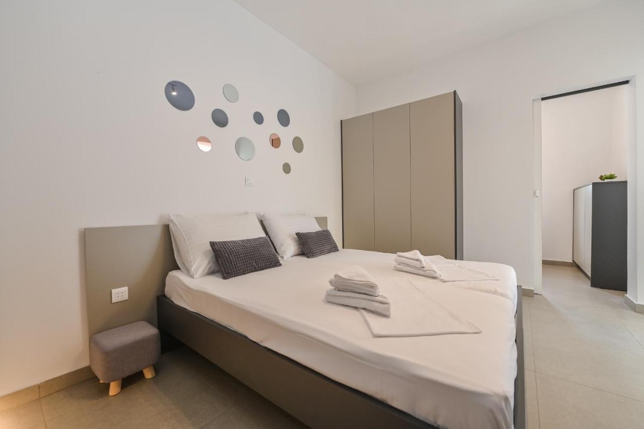 Double L House Apartman Novalja Szoba fotó
