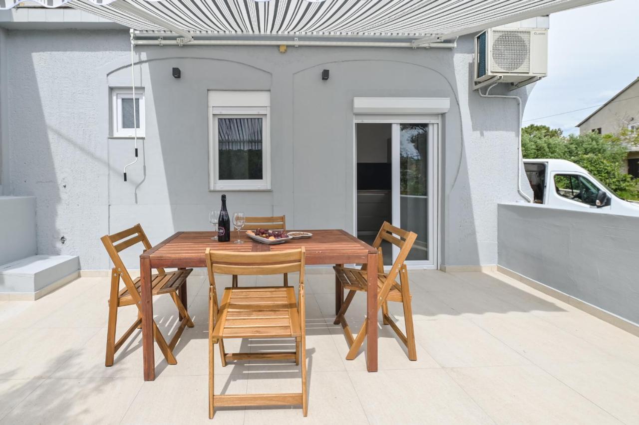 Double L House Apartman Novalja Kültér fotó